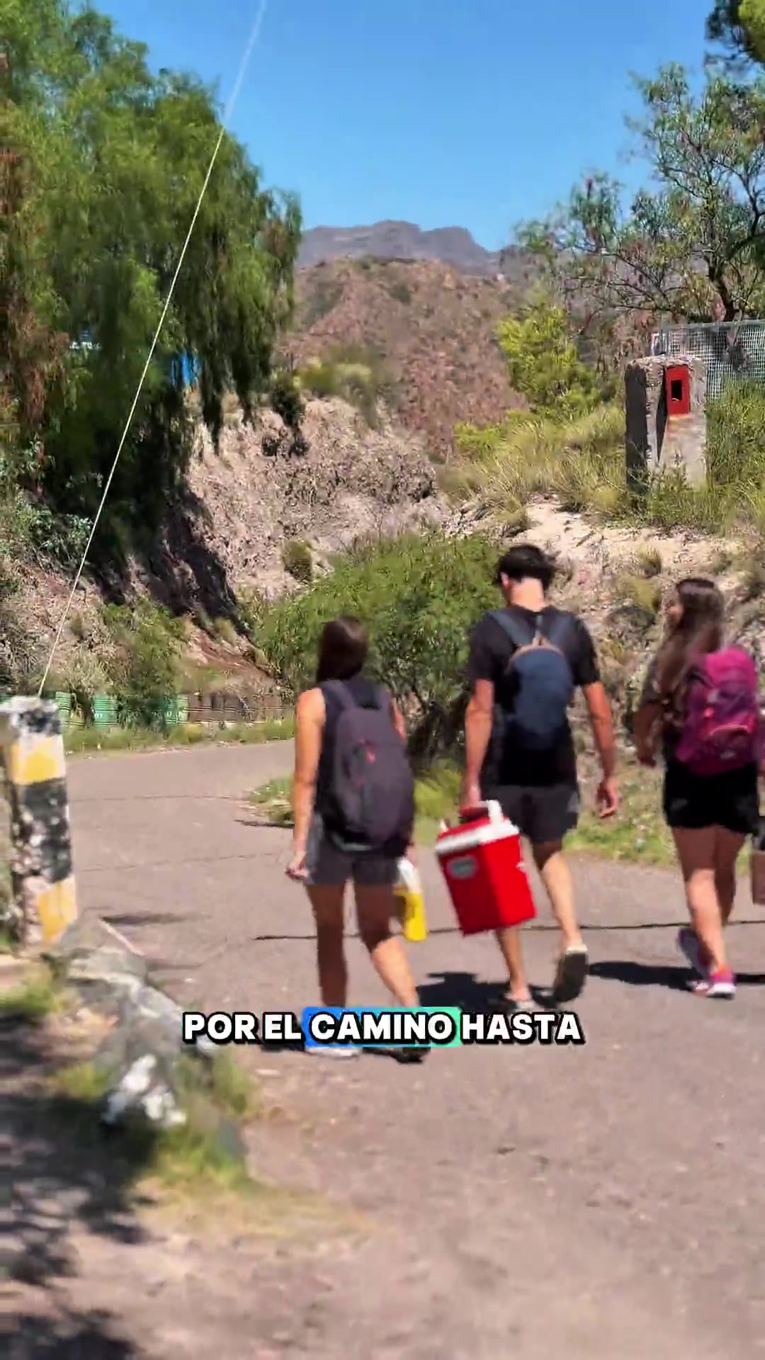 Camino hacia el muelle de Punto E en el Club Hidyn, Los Reyunos